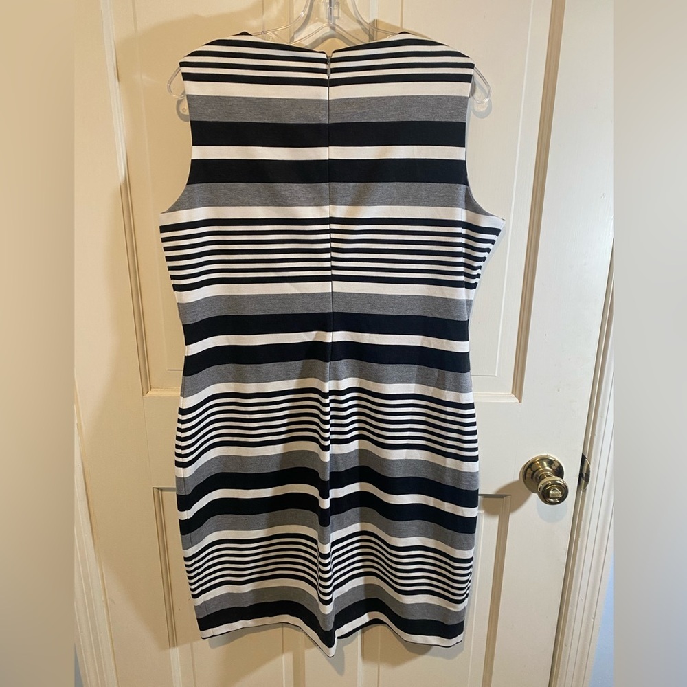 Calvin Klein Black and White Striped Sleeveless Dress Size 14 - Picture 2 of 6